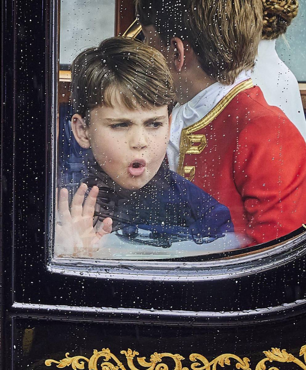 Las adorables expresiones del príncipe Louis durante la coronación del rey Carlos III
