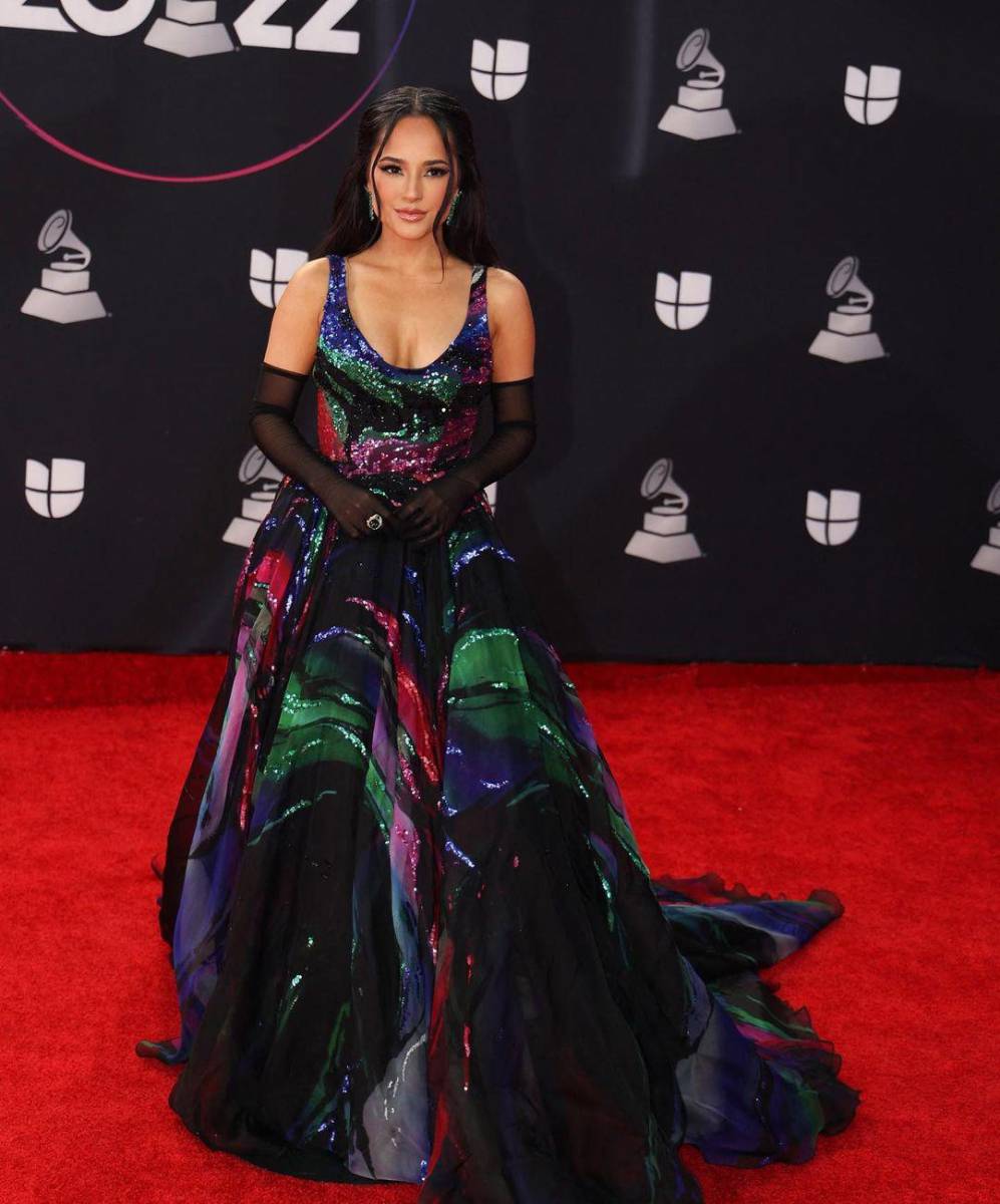 Becky G en Zuhair Murad.
