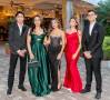 Así se vivió la Senior Dinner de los seniors 2026 de la Western International School, las jovencitas lucieron elegantes vestidos, mientras que los varones, usaron trajes de esmoquin. El encuentro se realizó en elsalón Trujillo del hotel Copantl &amp; Convention Center. La ocasión fue propicia para elevar una oración de Acción de Gracias y luego seofreció una cena que se prolongó por varias horas entre selfies y felicitaciones. La fiesta de graduación se realizará el 20 de junio en el Hotel Copantl &amp; Convention Center. Pietro Rastelli, Alejandra Martínez, Camila Mayorga, Valentina Villeda y KennetLara.