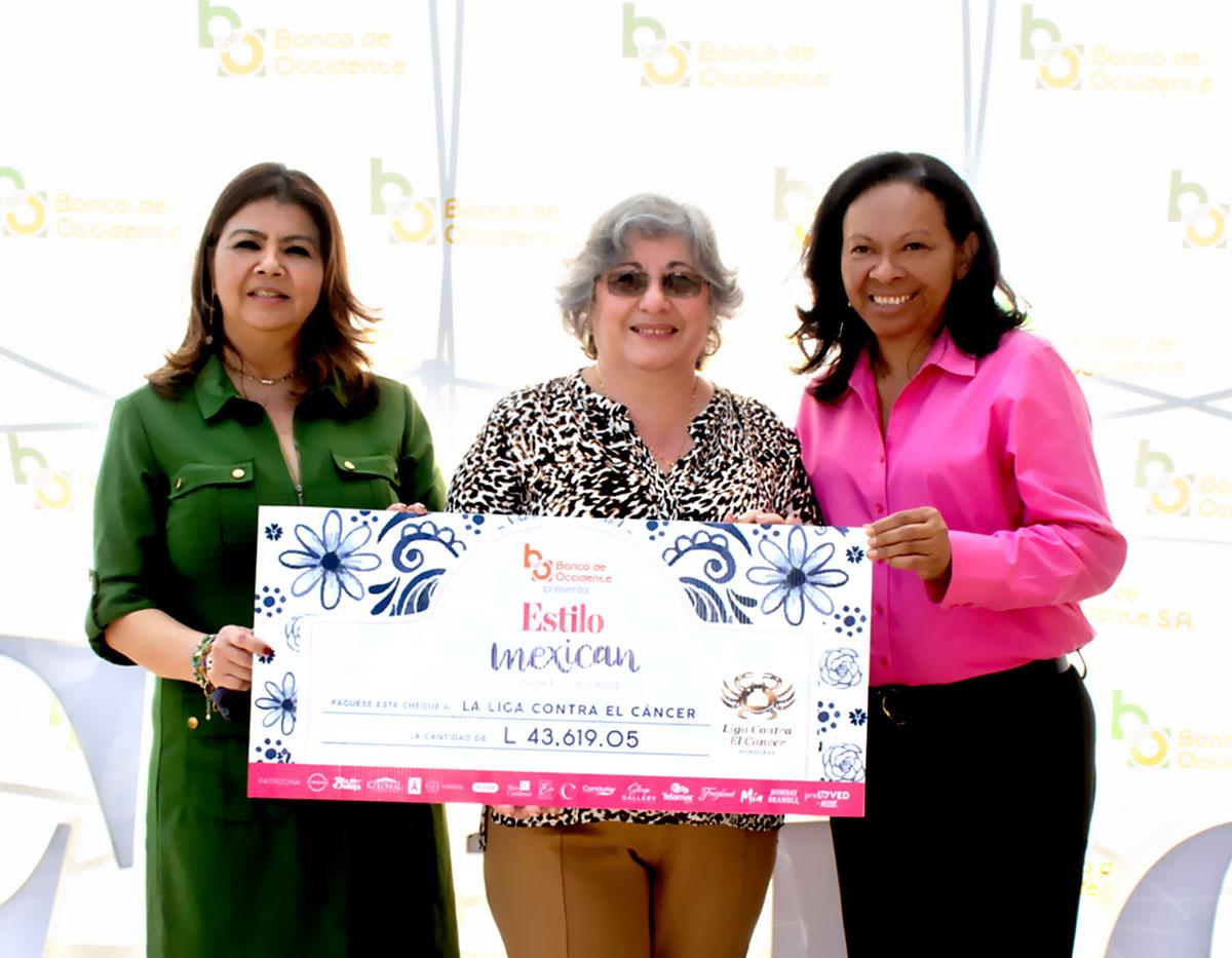 Lorena Alfaro, Yessylle Sheran y Gracibel Gómez, del Comité Auxiliar de la Fundación Liga Contra el Cáncer. $!Lorena Alfaro, Yessylle Sheran y Gracibel Gómez, del Comité Auxiliar de la Fundación Liga Contra el Cáncer.