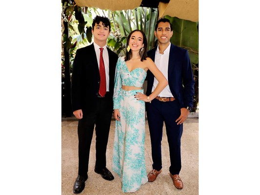 Jairo Mejía, Leticia Muñoz y Alejandro Ivabien $!Jairo Mejía, Leticia Muñoz y Alejandro Ivabien