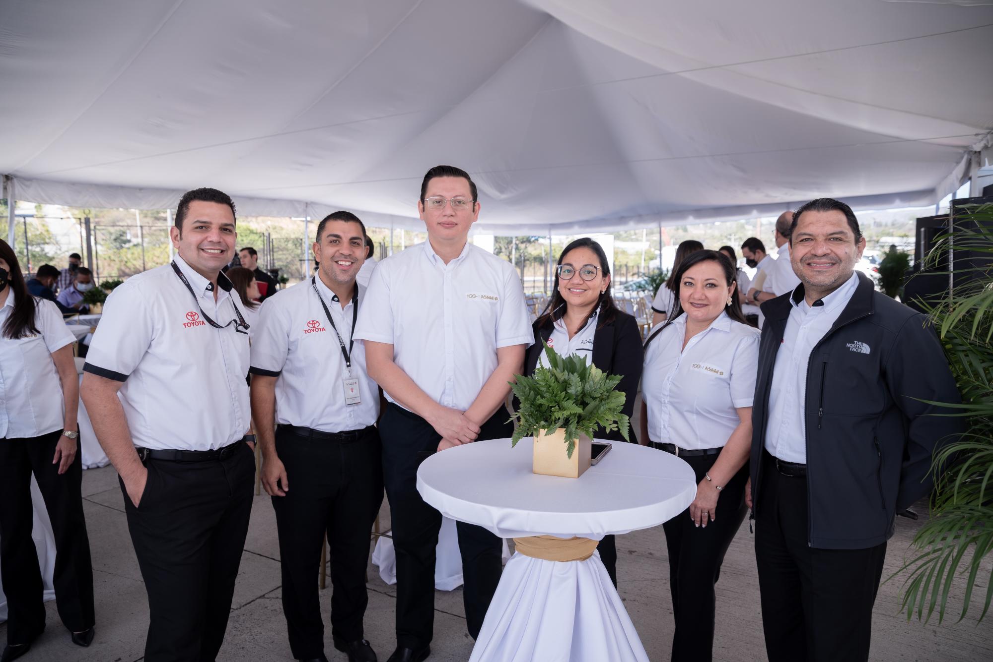 Julio Cesar Midence Zuniga, Raul Enrique Banegas Medina, Gabriel Alfonso Urquia Maldonado, Iris Amelia Ordoñez Aguilar, Jacquelinne Borjas Colindres, Álvaro Serrano Alvarado. $!Julio Cesar Midence Zuniga, Raul Enrique Banegas Medina, Gabriel Alfonso Urquia Maldonado, Iris Amelia Ordoñez Aguilar, Jacquelinne Borjas Colindres, Álvaro Serrano Alvarado.