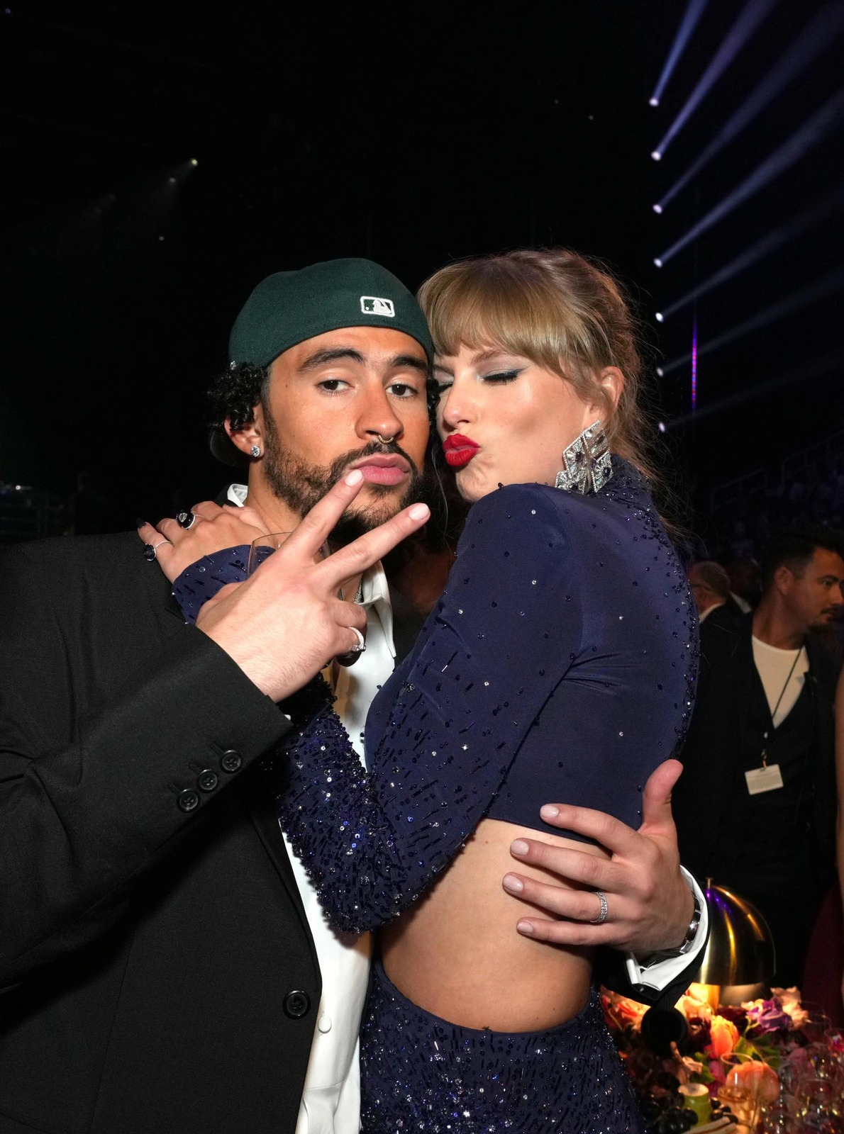 $!Bad Bunny y Taylor Swift en los premios Grammy 2023.