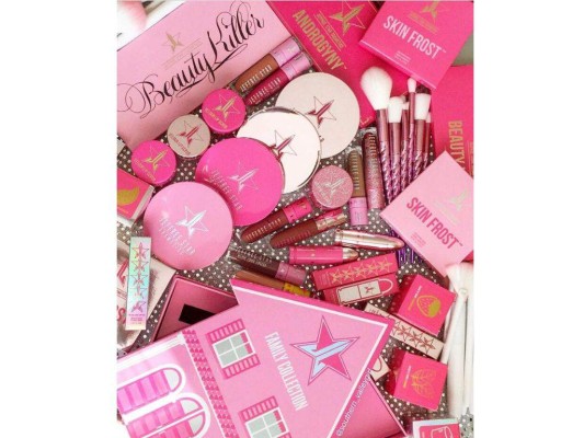 BEAUTY KILLER PALETTEBeauty Killer es todo lo que buscas en un sola paleta, pues cuenta con 10 pigmentados colores de diferentes fórmulas, entre ellas; mate, brillosas y tonos fríos. $!BEAUTY KILLER PALETTEBeauty Killer es todo lo que buscas en un sola paleta, pues cuenta con 10 pigmentados colores de diferentes fórmulas, entre ellas; mate, brillosas y tonos fríos.