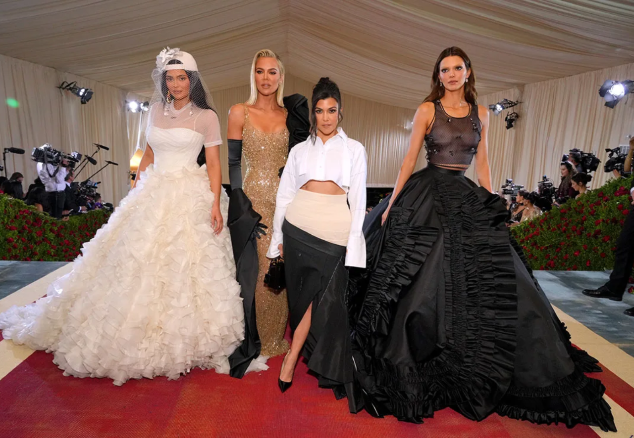 Kylie, Khloé y Kourtney y Kendall en la Met Gala 2022 $!Kylie, Khloé y Kourtney y Kendall en la Met Gala 2022