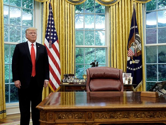 $!El presidente Donald Trump en la oficina oval en septiembre de 2019 Foto REUTERS/Joshua Roberts